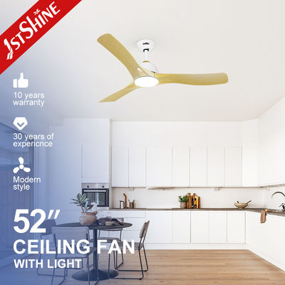 52 Inch tiết kiệm năng lượng nhựa đèn LED ốc vạt trần với động cơ DC yên tĩnh