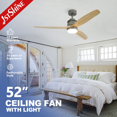 Giá tốt Quạt trần 52 inch có đèn và 3 cánh gỗ nguyên khối, động cơ DC siêu êm và điều khiển từ xa trực tuyến